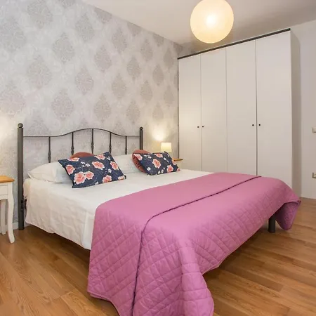 Motovunska 39a * Πόρετς